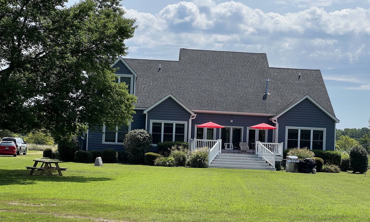Heathsville House | Creek waterfront home adjunct to Chesapeake, Beach, Fishing, Golf, Wineries
