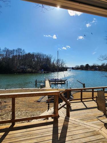 Lusby House | Creekside Oasis