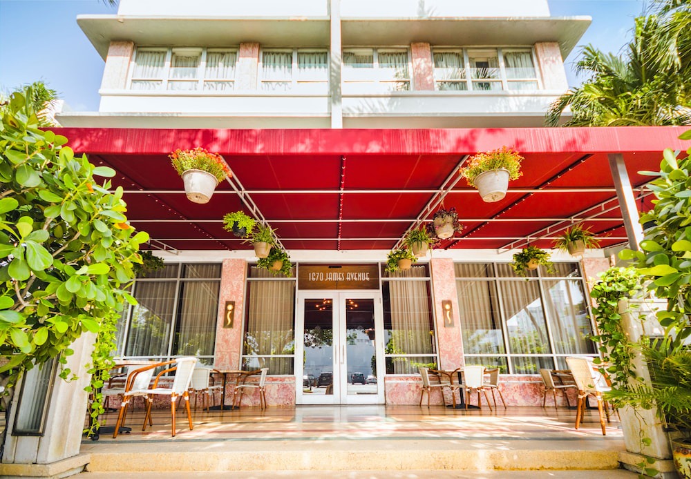 City Center Hotel | Crest Hotel Suites