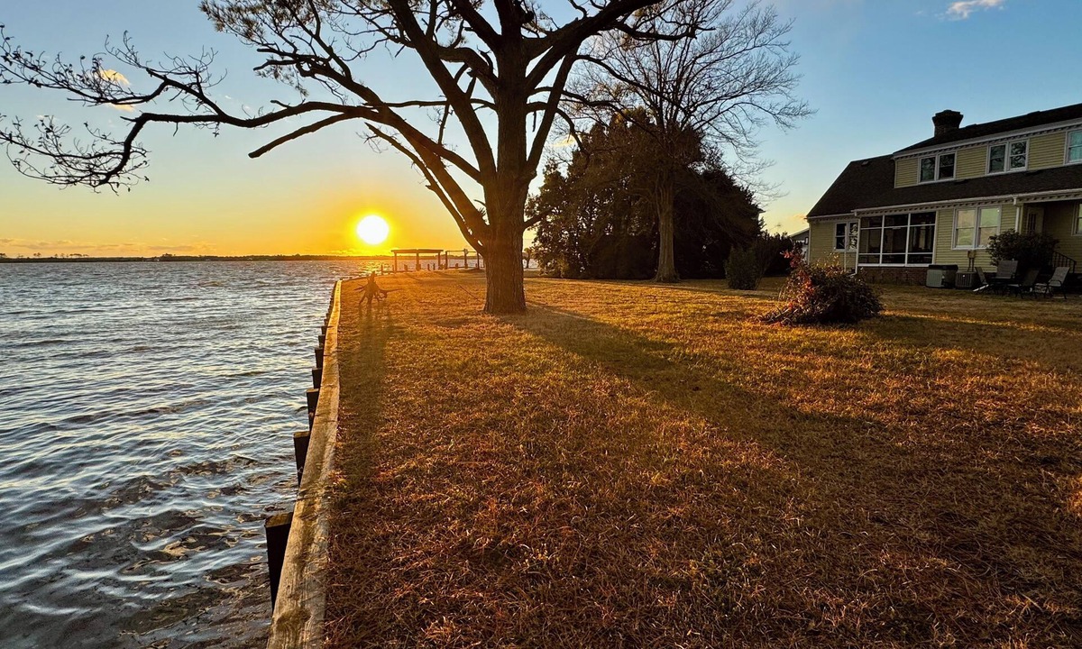 Fentress House | Currituck Coastal Retreat - On Bells Island - Waterfront living at its best!