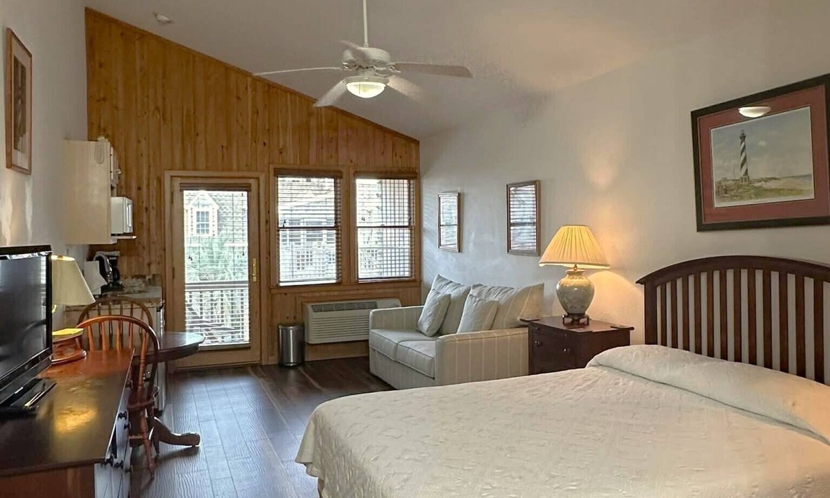 Ocracoke Villa | CV8B: Studio with Balcony