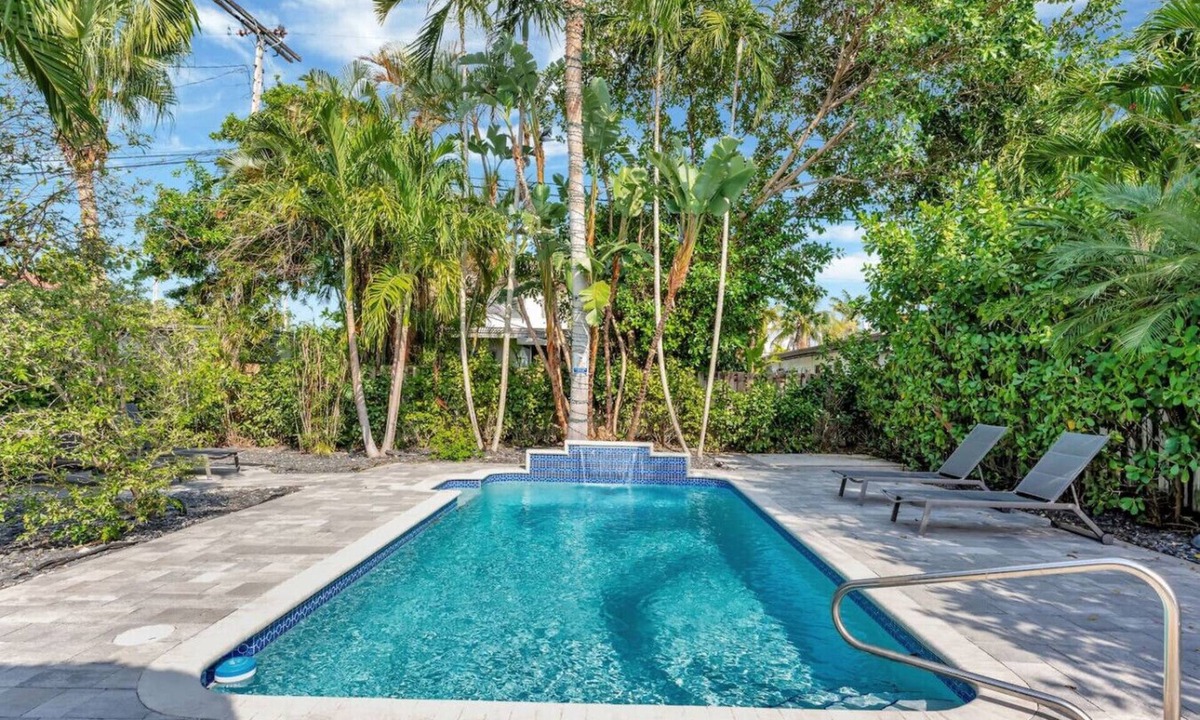 Victoria Park House | Daddy house-Victoria park with pool