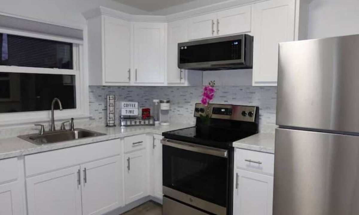 Newtonville Apartment | Dead end street apt in Colonie