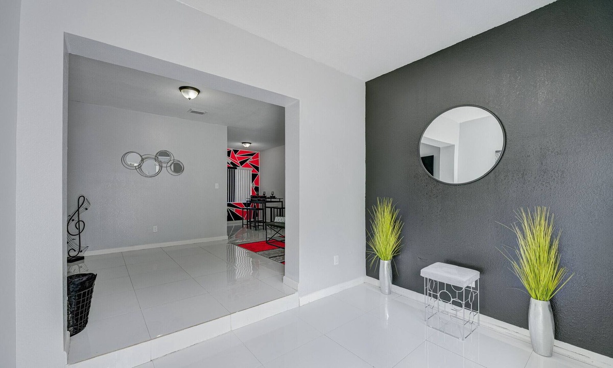 West Little River House | Deco Drive Miami Near Hard Rock Stadium South Beach Wynwood