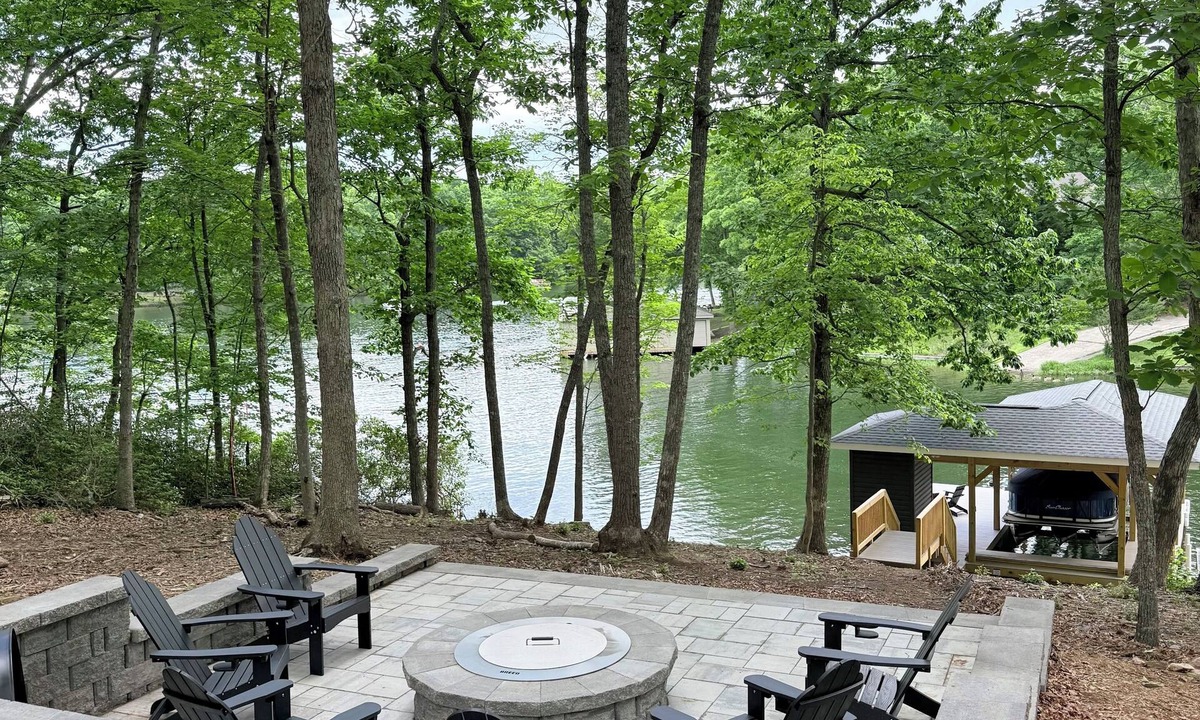 Mineral House | Deep waterfront in a quiet cove! Laid Back at Lake Anna, public side, mid-lake!