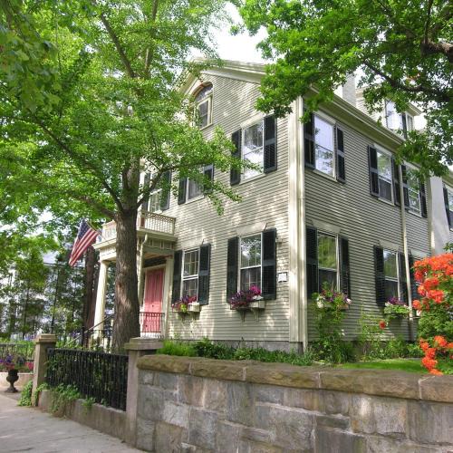 Fairhaven Bed & Breakfast | Delano Homestead Bed and Breakfast