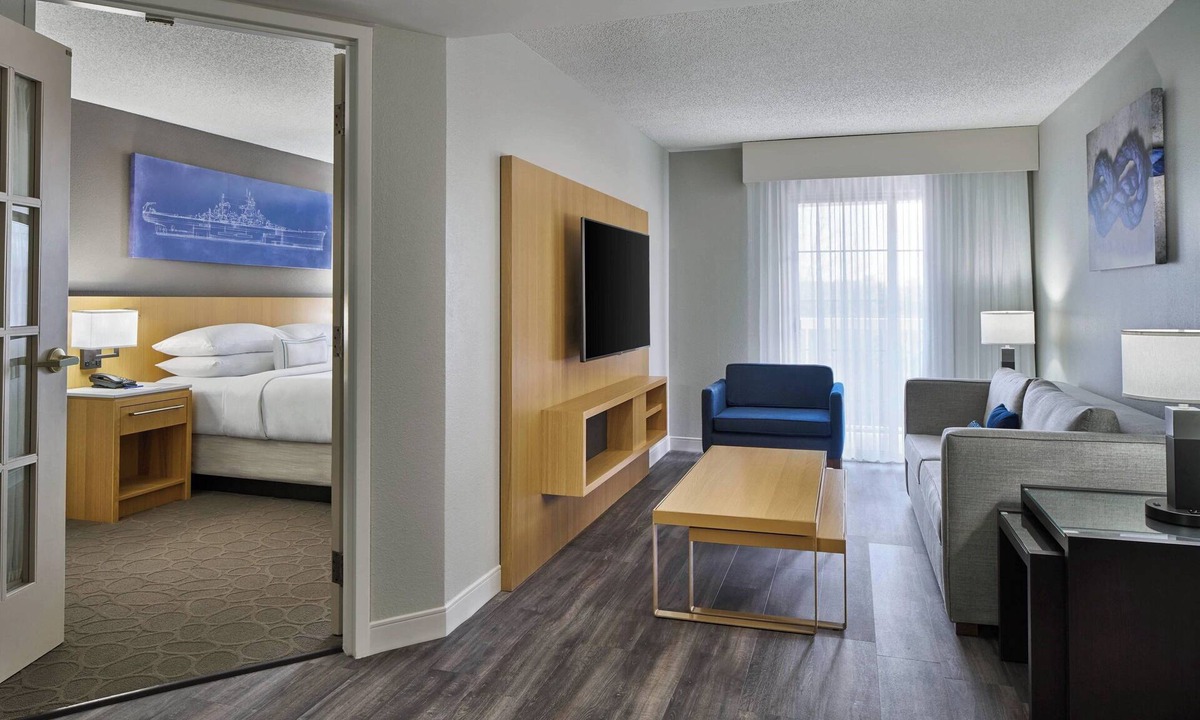 Norfolk - Virginia Beach Hotel | Delta Hotels by Marriott Norfolk Airport
