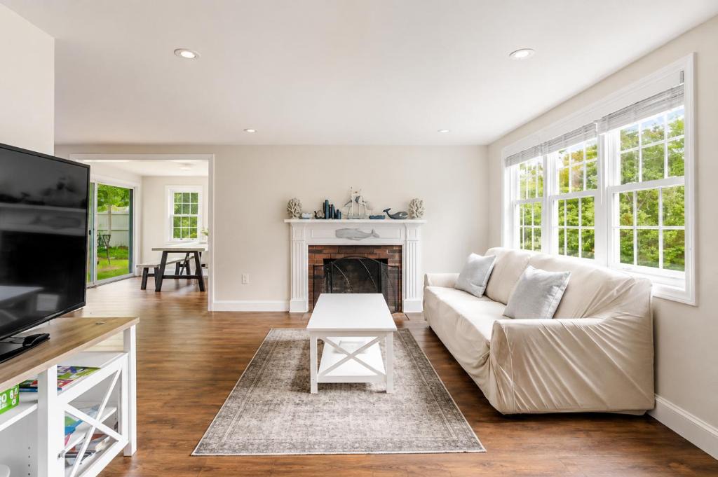 South Dennis House | Dennis Beach House - Walk to Beach - Pet Friendly
