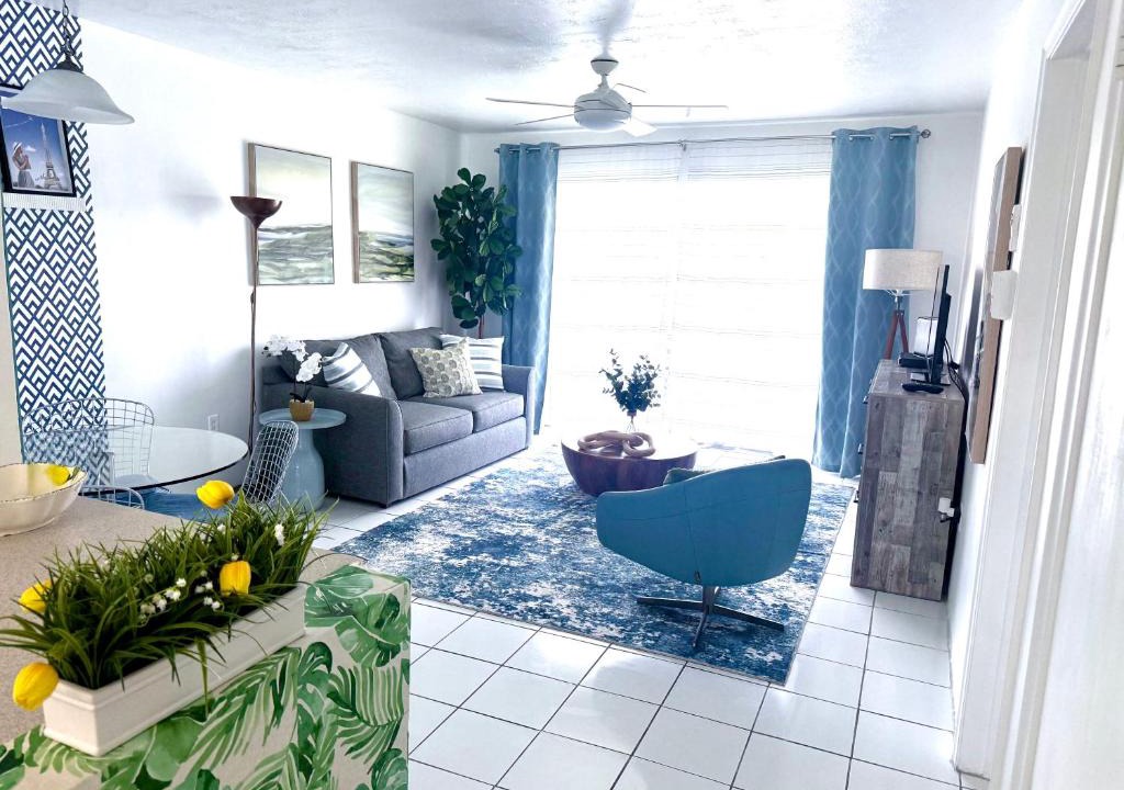 Aventura Apartment | Designer's 1BR 1BA Condo 1 Block to Aventura Mall