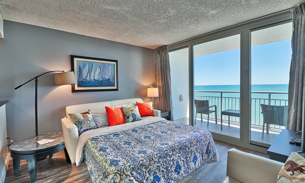 Downtown Myrtle Beach Condo | Direct Oceanfront 2BR/Stunning View/Newly Reno/Central Loc/Balconies/Wifi/Pools⛱