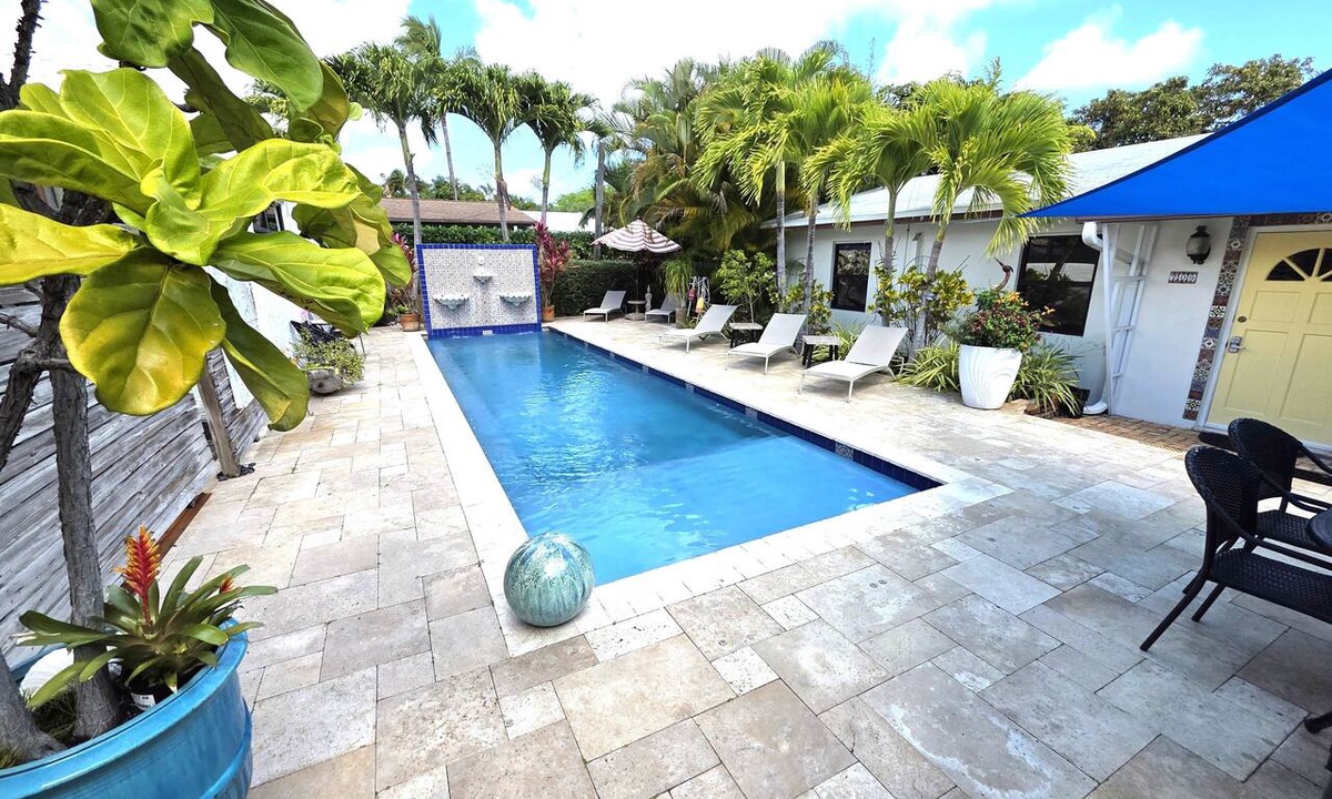 Delray Beach Villa | DISC Premier 1 BR KING, Exceptional. APR-NOV deals; Pool, Ave/Beaches Walkable