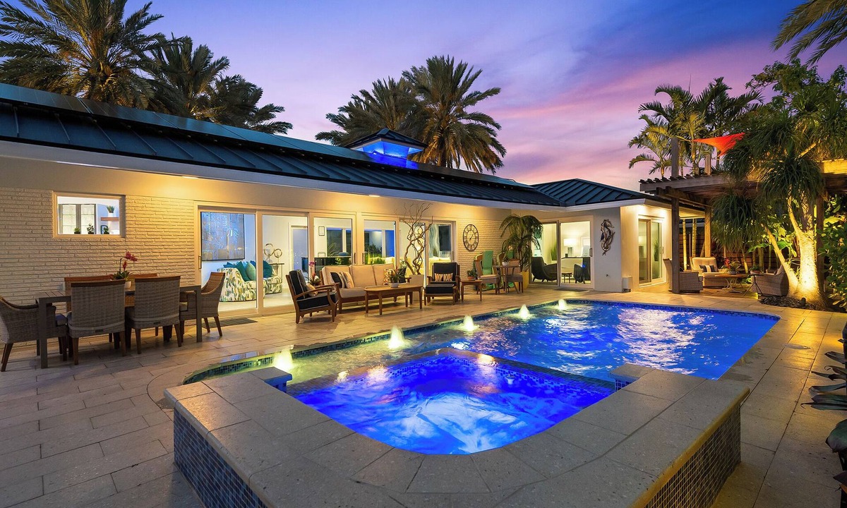 Wilton Manors House | Discover The Sapphire – A Stunning, Vibrant Waterway Home Offering Style, Comfort & Relaxation!