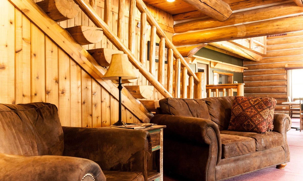 Bonners Ferry Hotel | Dodge Peak Lodge