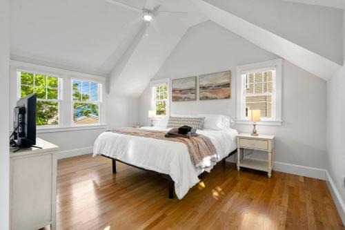 Rockport House | Dog Friendly 2BR Home Walk to Beach+Bearskin Neck