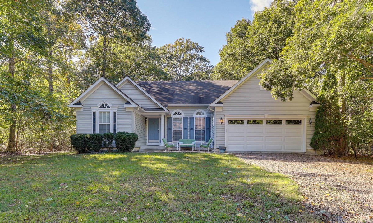 Captain's Cove House | Dog-Friendly Family Retreat Near Chincoteague Bay!