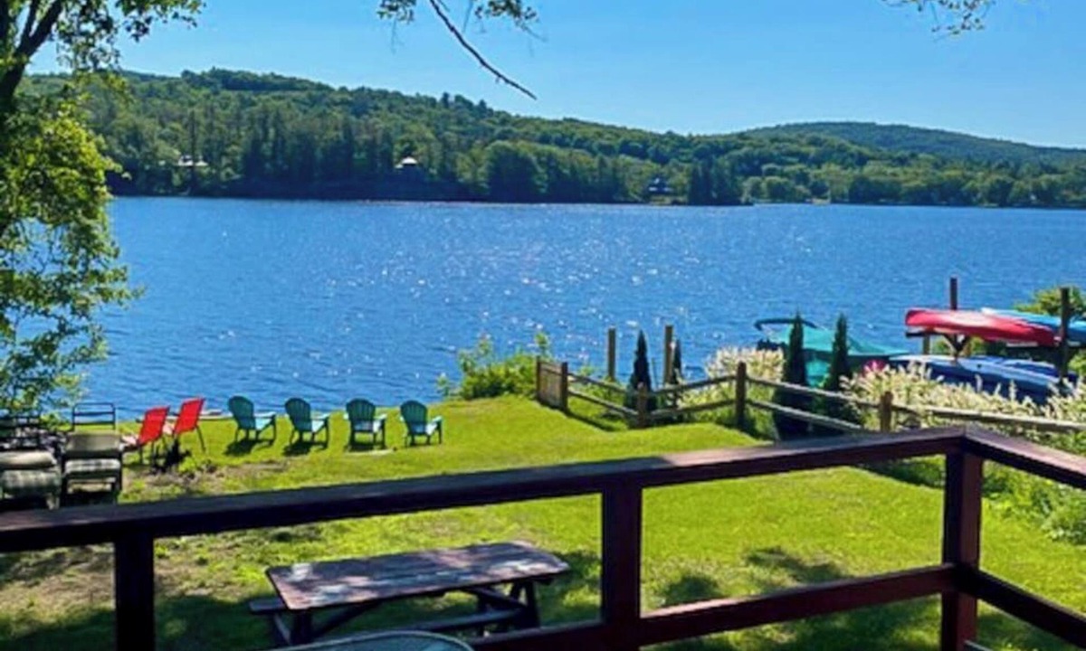 Castleton House | Dog-friendly lakefront oasis with scenic patio & firepit - near skiing & golf