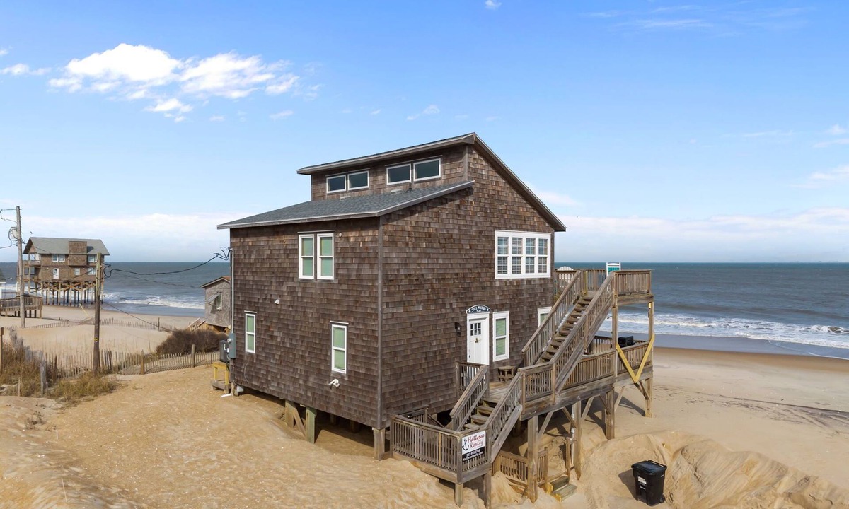 Rodanthe House | Dog-friendly oceanfront home with large deck, high-speed WiFi, washer/dryer & AC