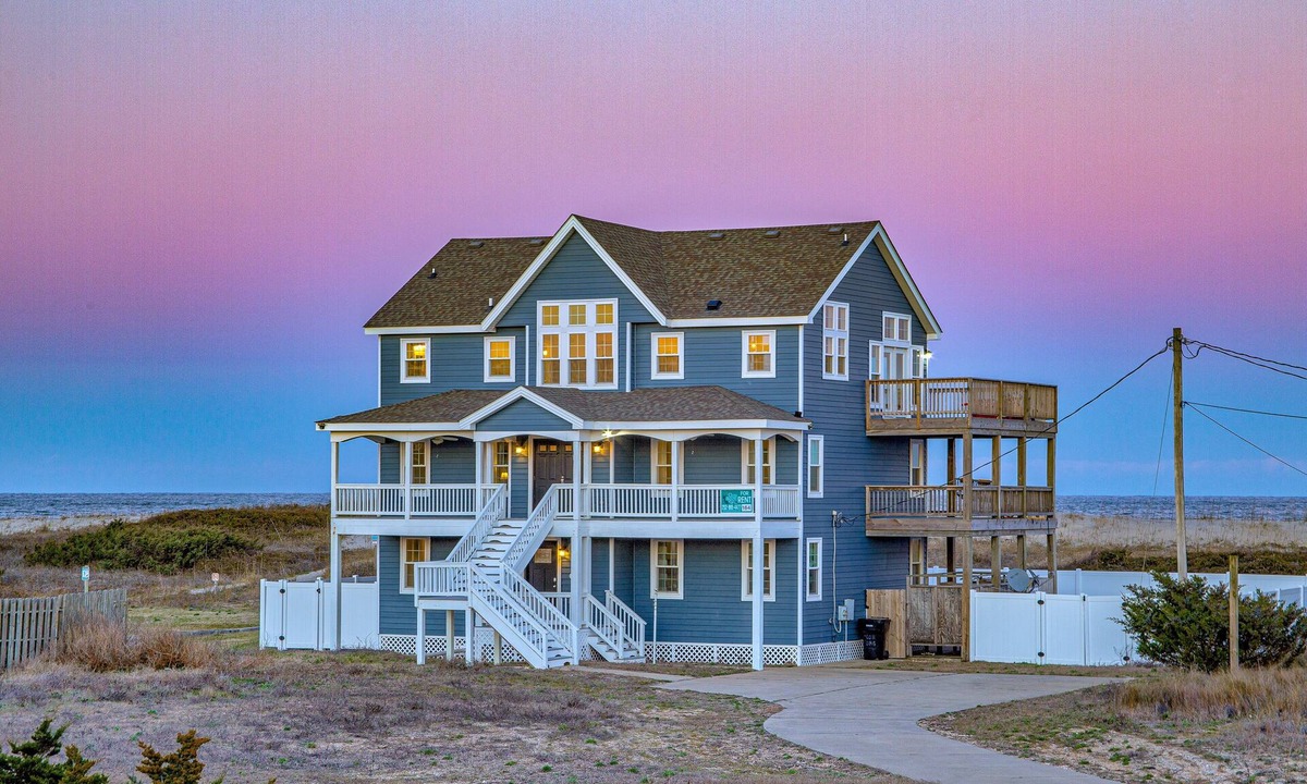 Rodanthe House | Dog-friendly oceanfront home with private outdoor pool, hot tub & central AC