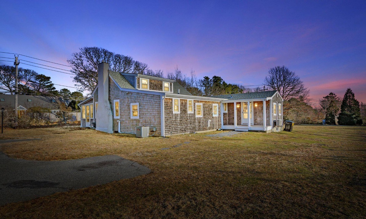 Harwich House | Dog-Friendly Pleasant Lake Cottage in Harwich