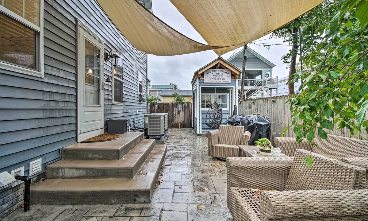 Old Town Fredericksburg House | Downtown Fredericksburg Home w/Large Patio!