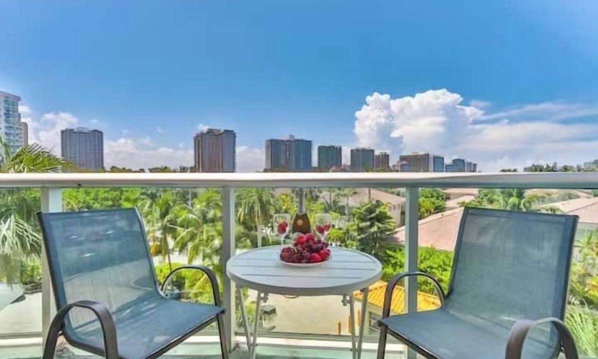Golden Beach Apartment | Dream Beach Room Free Parking - 02227