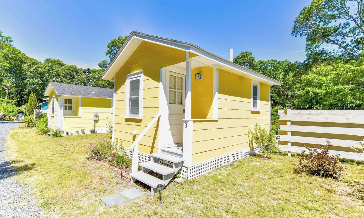 North Eastham Apartment | Dreamy Cottage for Two! Close to Beaches!