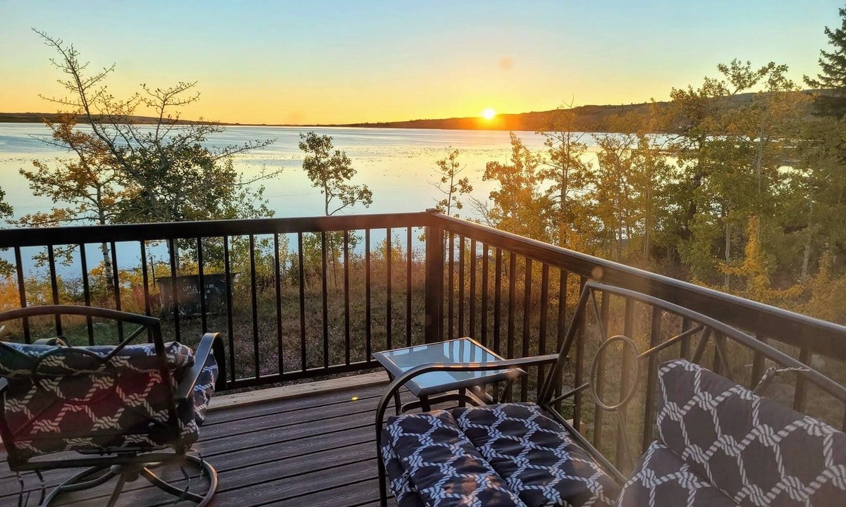 Babb House | Duck Lake frontage, near Babb,Glacier Park, St. Mary's, Many Glacier,Waterton Pk