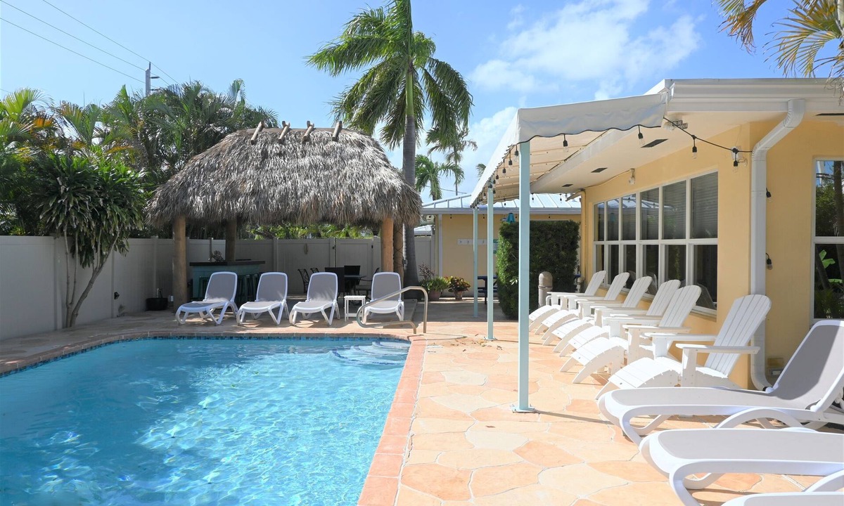 Lauderdale-by-the-Sea House | Eden's Reef-2Bedroom/2.5Baths- Sleeps 8- Walk to Beach- Heated Pool