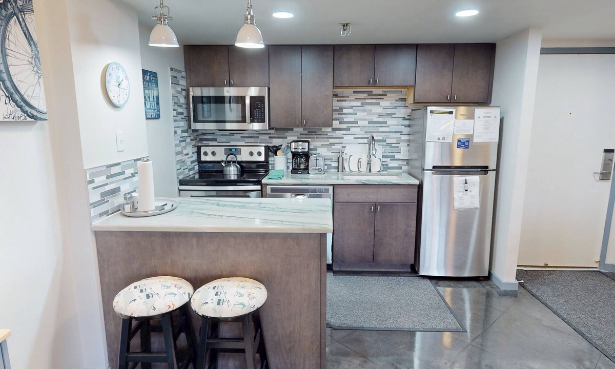 Snowshoe Condo | Elegant 2BR Flat at Silvercreek by RedAwning