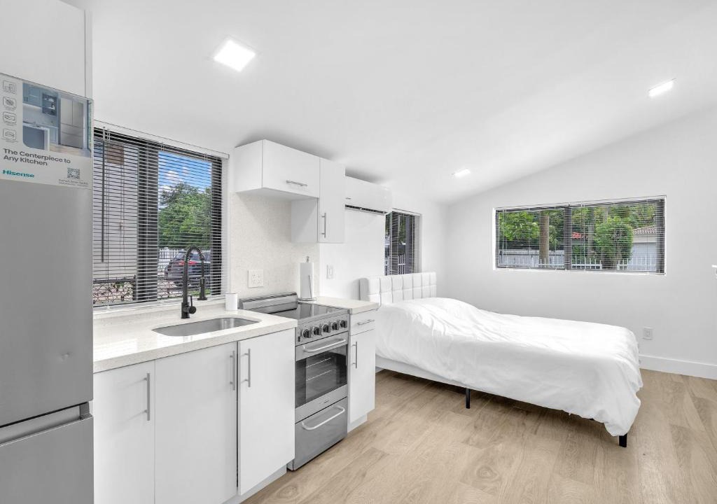 Miami Shores House | Elegant & Brand New Studio in Prime Location