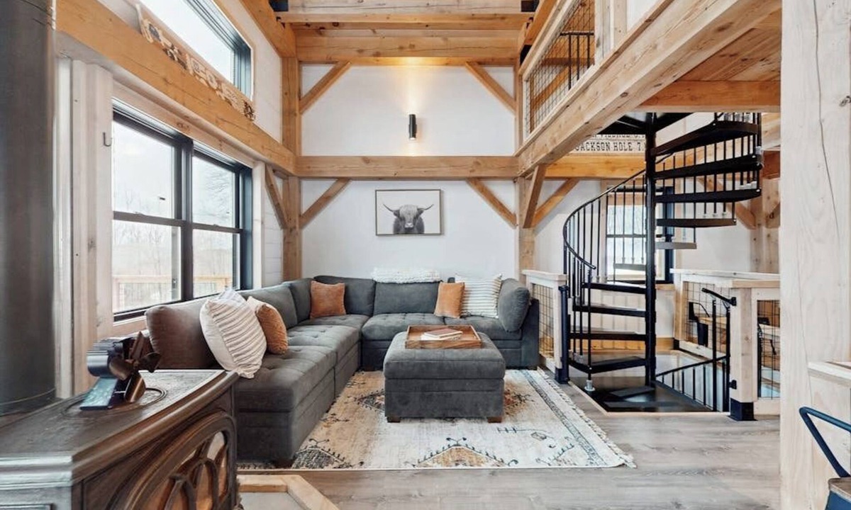 Readsboro House | Elegant home w/mountain views, trail to riverfront, hot tub, dog-friendly, bbq