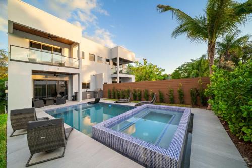 Victoria Park House | Elements Las Olas w Pool and Spa Near Beach