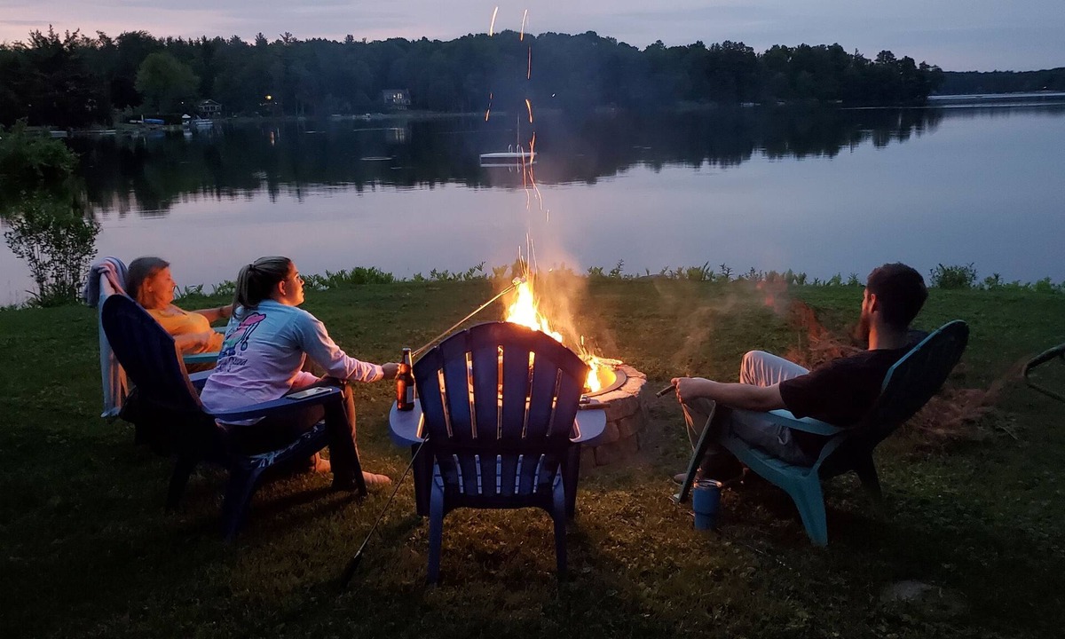 Broadalbin House | Enjoy the Leisurely Camp Life - Galway Lake Spacious Waterfront Home