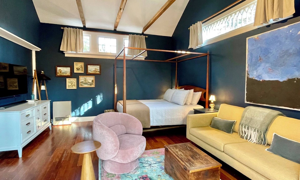 Wellfleet Cottage | Entire Cottage w Spacious Deck Close to Beaches, Ponds & Town Center