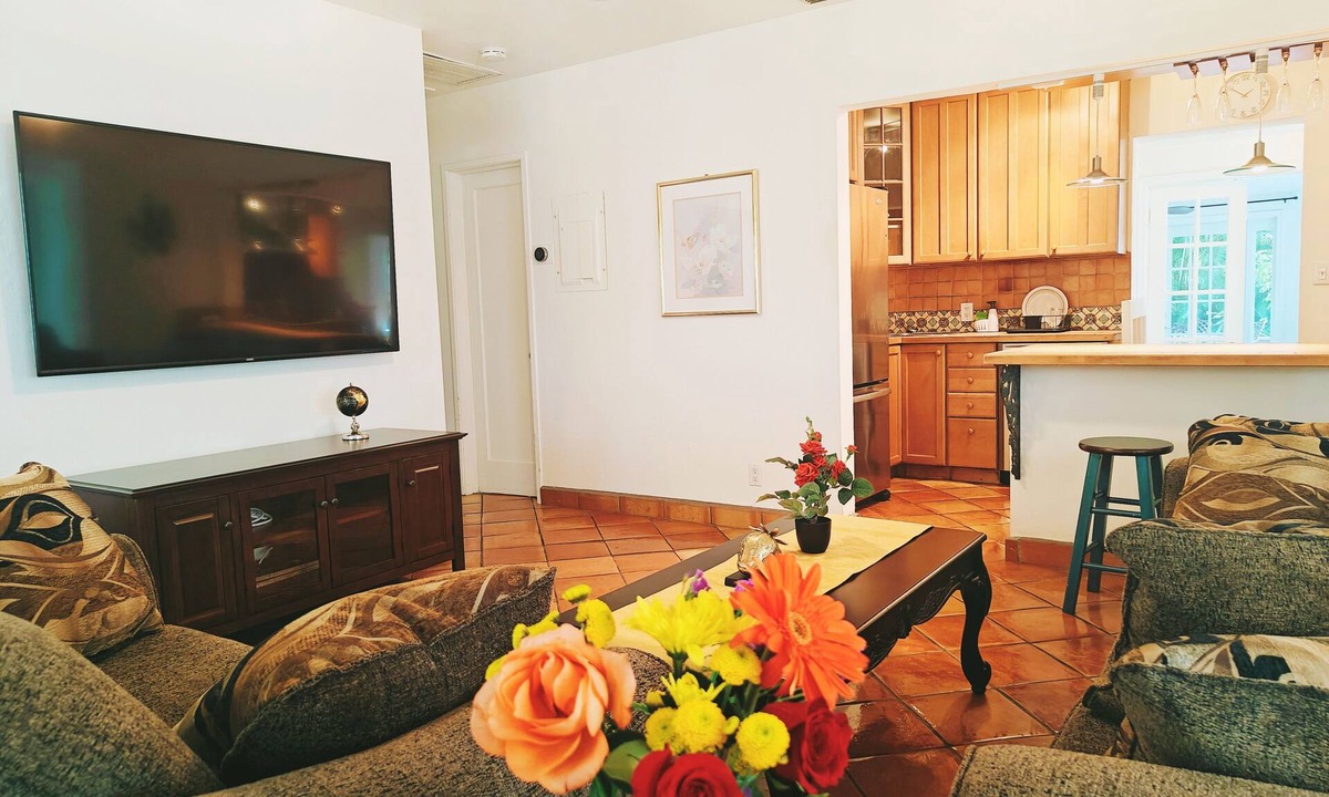 Tarpon River House | Entire house with backyard in heart of downtown Fort Lauderdale