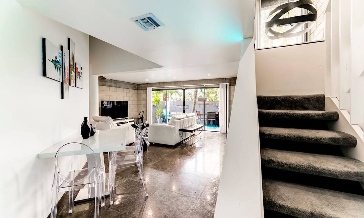 Hendricks and Venice Isles Apartment | Entire Townhouse Ft Lauderdale