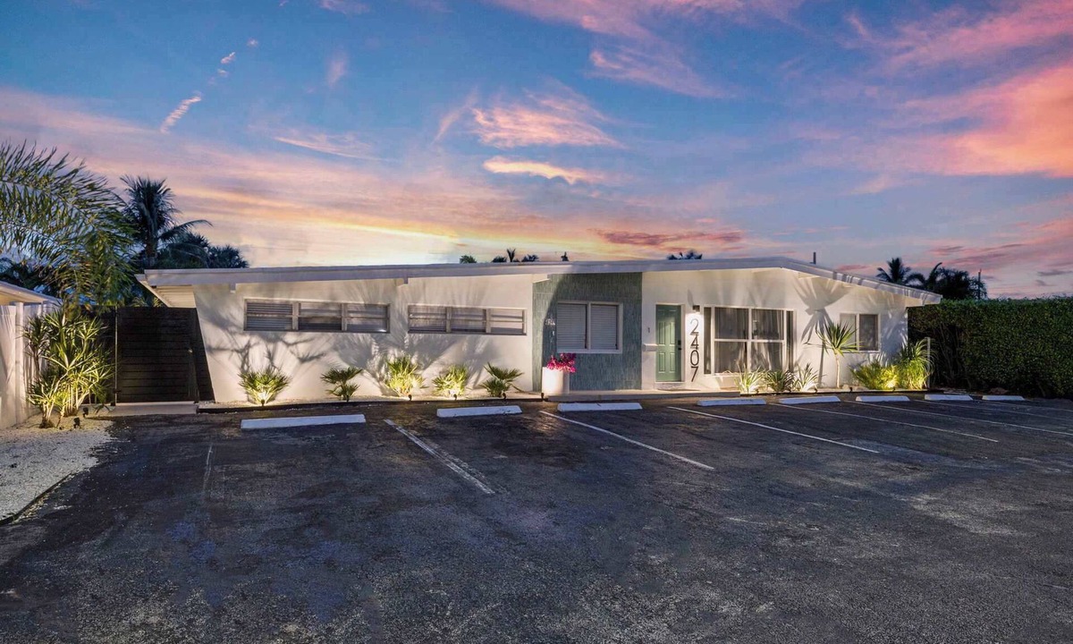 Dolphin Isles Villa | Entire Villa (3 Units) on the Barrier Island