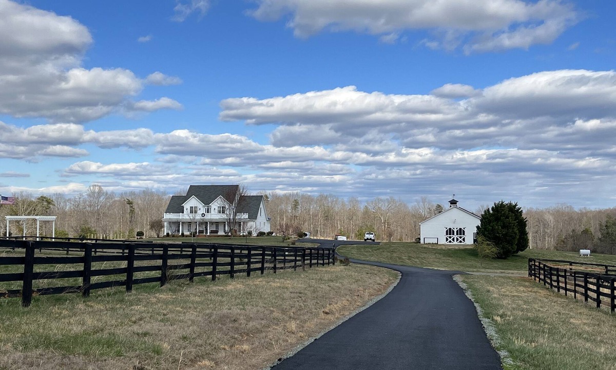 Patrick Henry House | Escape to Nature: Exquisite Retreat Perfect for Gatherings near Charlottesville