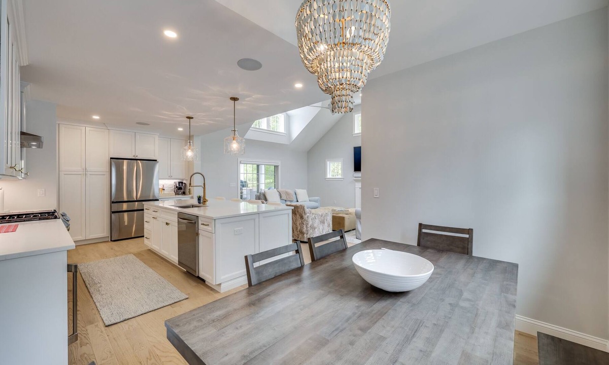 New Seabury House | Escape to our beautiful vacation rental in New Seabury, where luxury and comfort