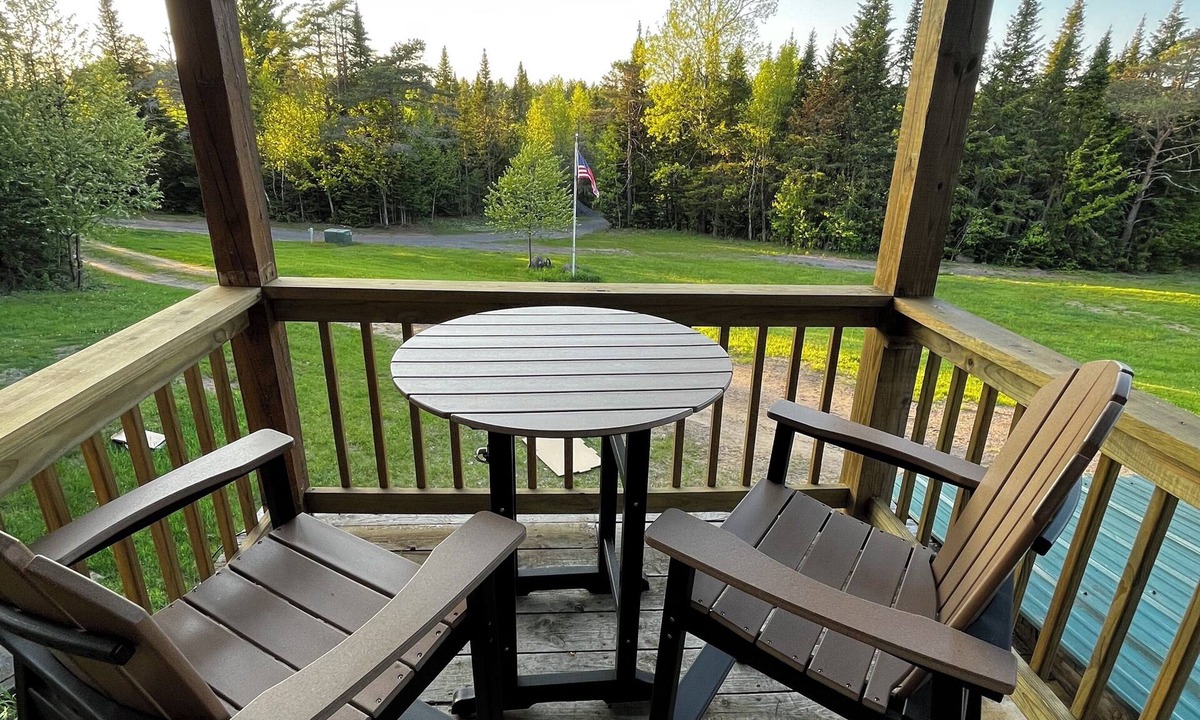 Lawrenceville House | Escape to the Woods! Farmhouse on 10 acres -Great Wifi, Big Kitchen. BOOK IT!