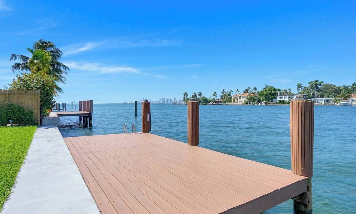 North Bay Village House | Española Bayfront Villa – North Bay Village Luxury