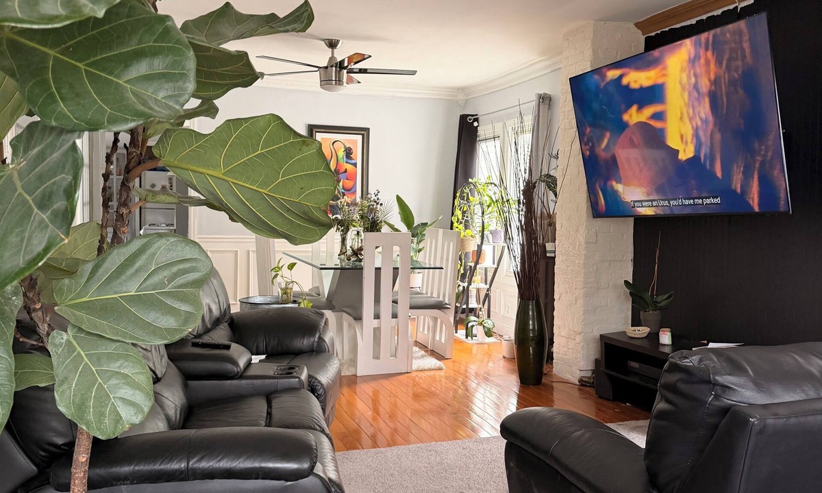 Montclair House | Exclusive 2nd Floor Suite: Private Kitchen, Bath & Indoor Hammock