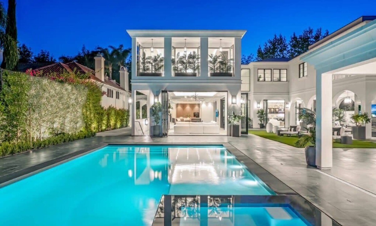 The Flats Villa | Extravagant Beverly Hills Estate