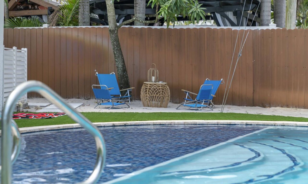 Miami Gardens House | Family 5BR Retreat/Private Beach/BBQ/Pool & Games