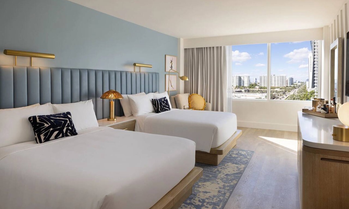 Sunny Isles Beach Hotel | Family-Friendly Unit! Beachfront, Swimming Pool, Pets Allowed