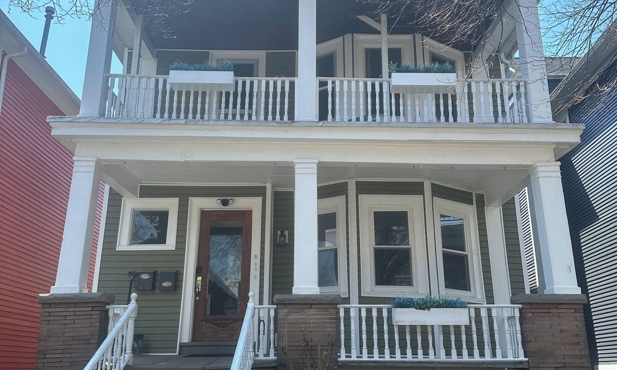 North Buffalo Apartment | Family Friendly Chic 3 Bedroom Centrally Located in Buffalo NY