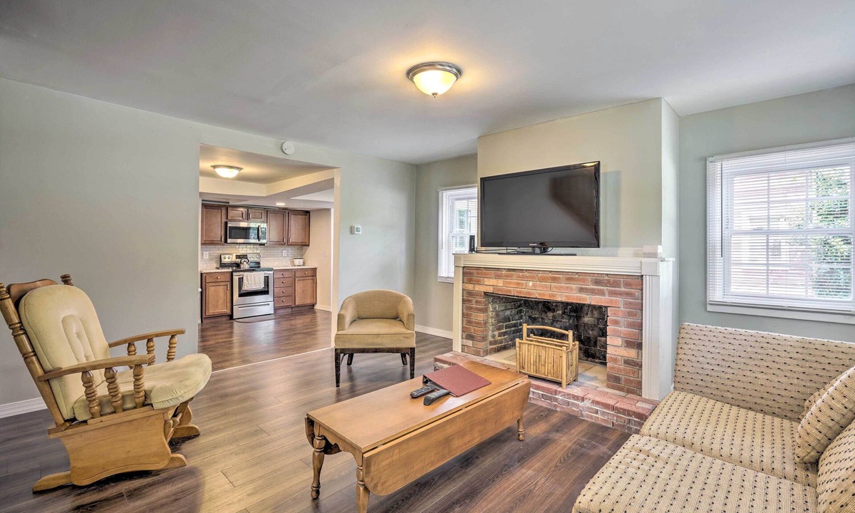 Port Elizabeth House | Family-Friendly Millville Home < 8 Mi to Town
