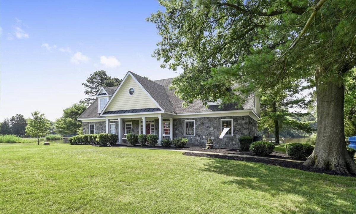 Cambridge House | Family-Friendly Waterfront Retreat w/Pool, Dock, Firepit & Game Room