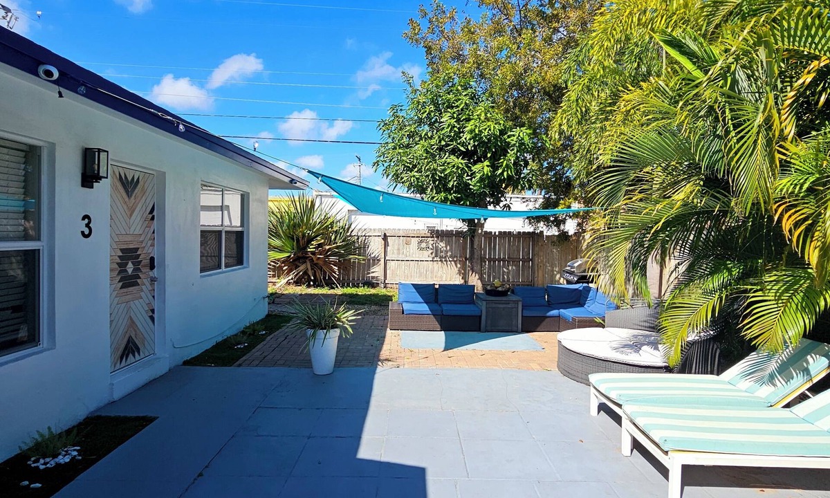 Central Oakland Park Villa | Family & Friends Beach Getaway, Pool, Patio & Minutes to the Beach