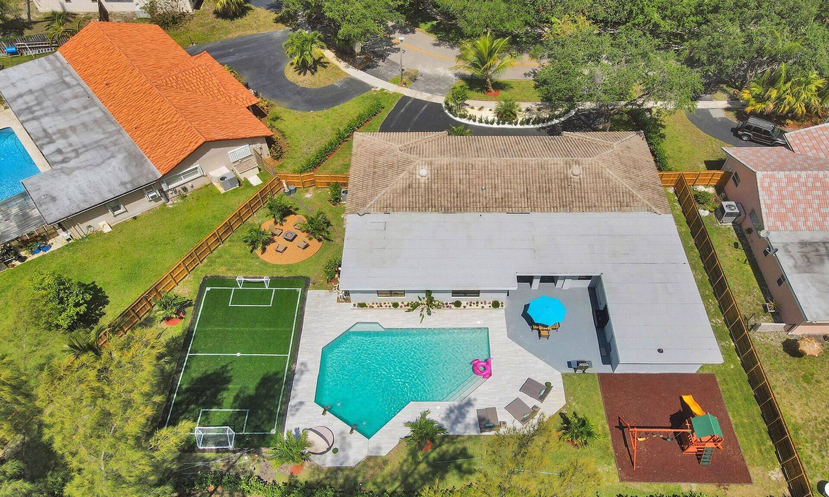Plantation House | Family home w/pool & mini-soccer field